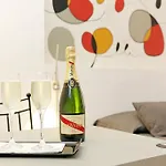 Houspitality Nero Bed & Breakfast