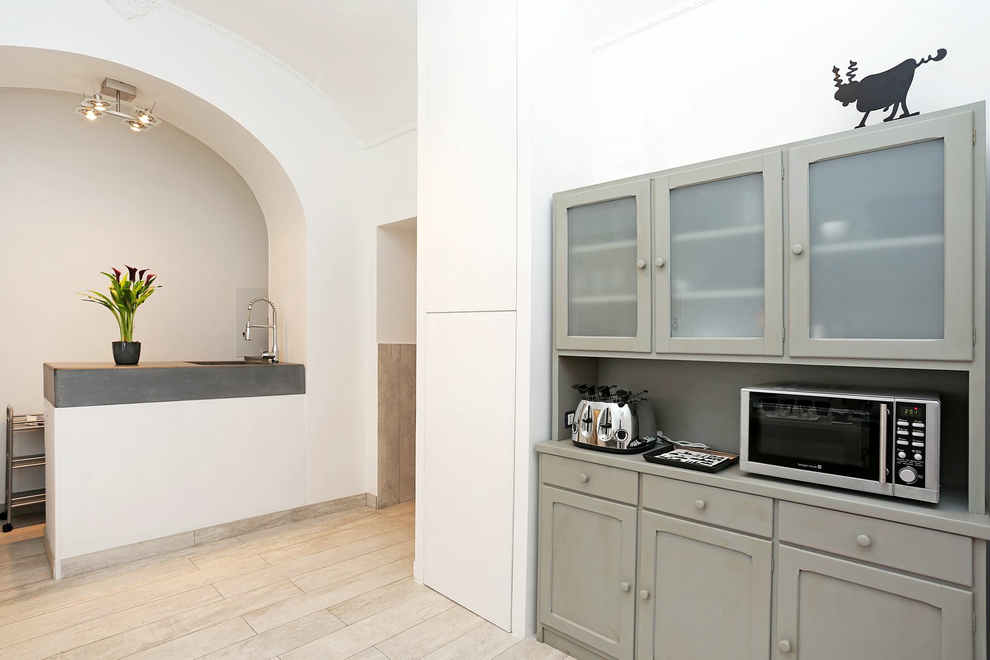 Houspitality Nero Roma